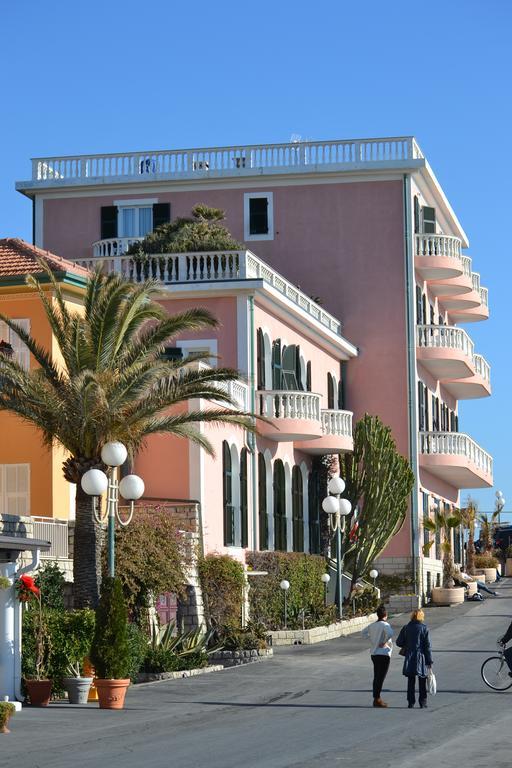 Hotel Piccolo Lido Bordighera Extérieur photo