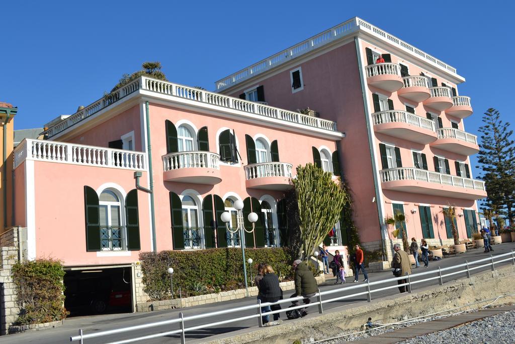 Hotel Piccolo Lido Bordighera Extérieur photo