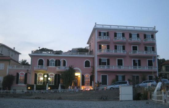 Hotel Piccolo Lido Bordighera Extérieur photo