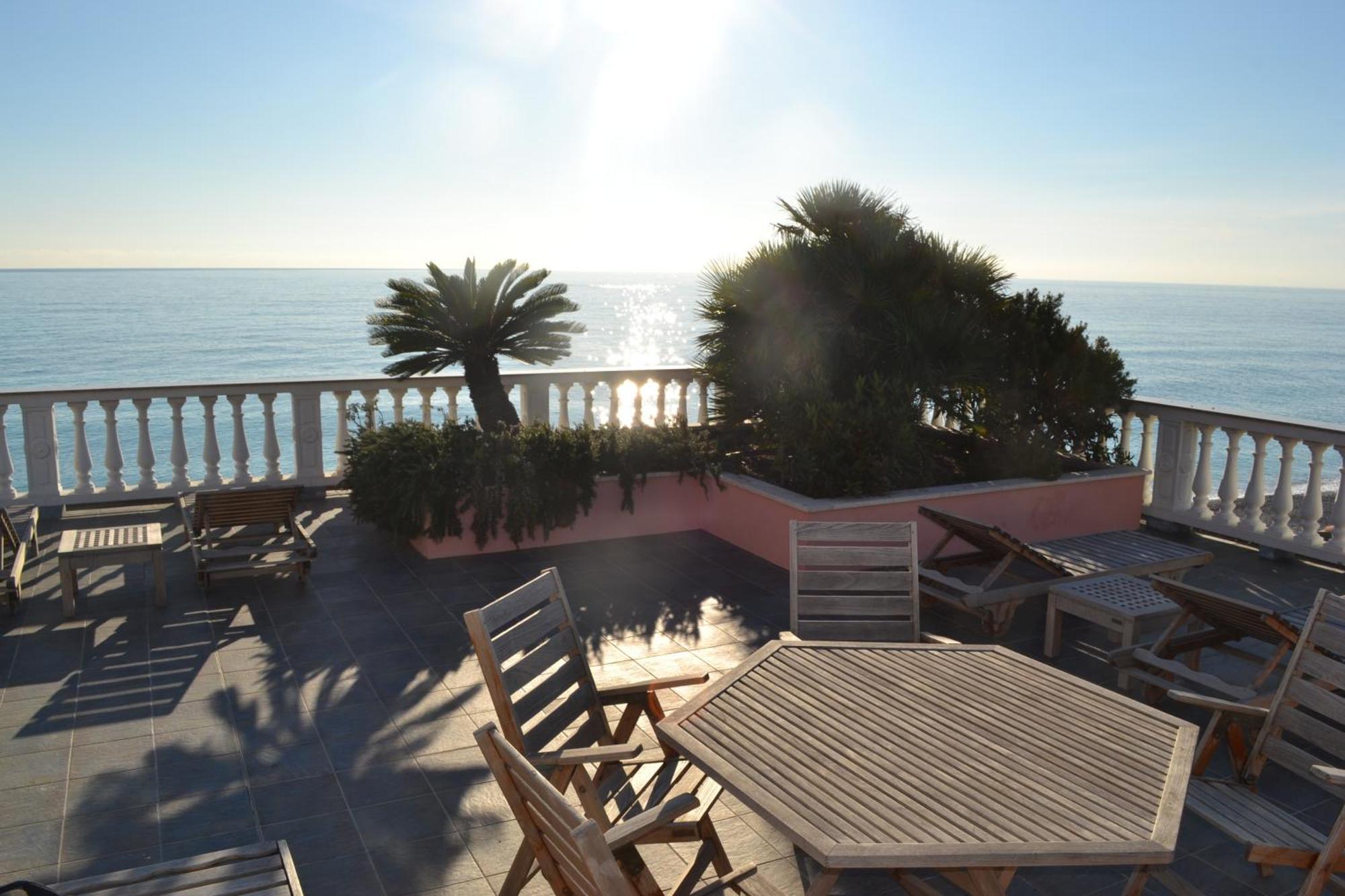 Hotel Piccolo Lido Bordighera Extérieur photo